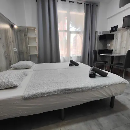 ріаza Lfach Guest house *